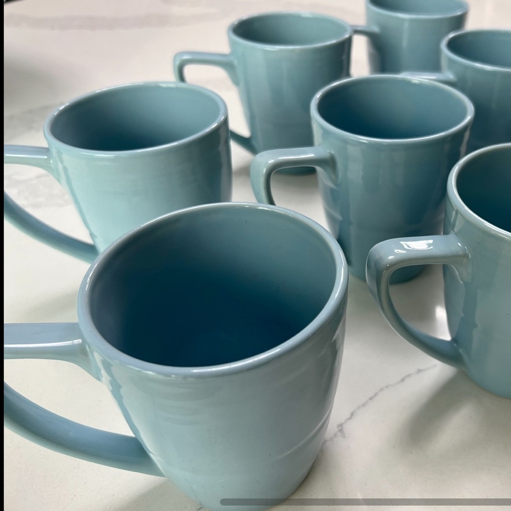 8 Nest light Blue Ceramic Mugs